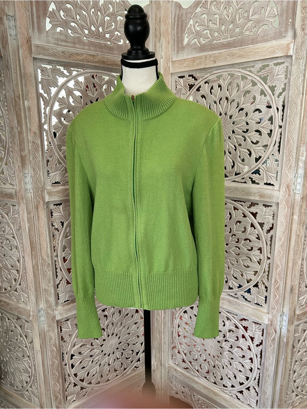 Green Zip-Front Women’s Sweater Jacket
